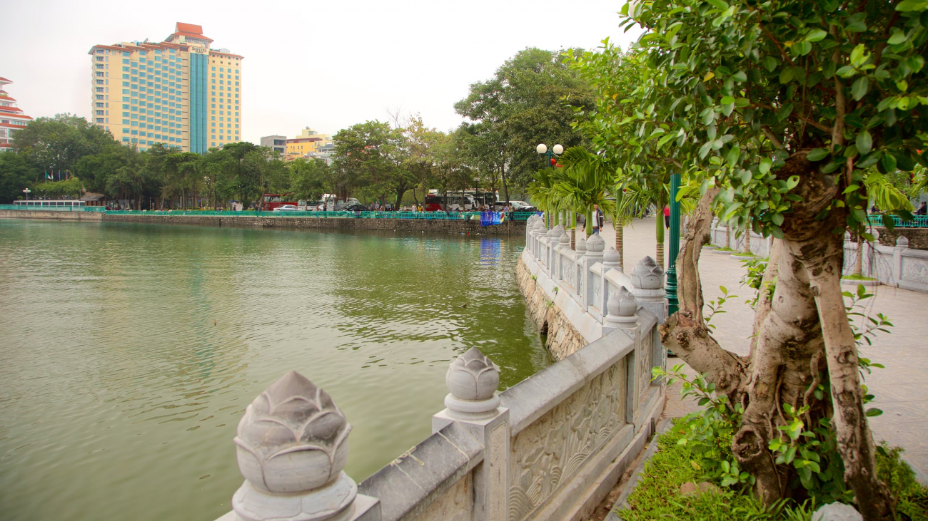 Ho Tay (West Lake) Area