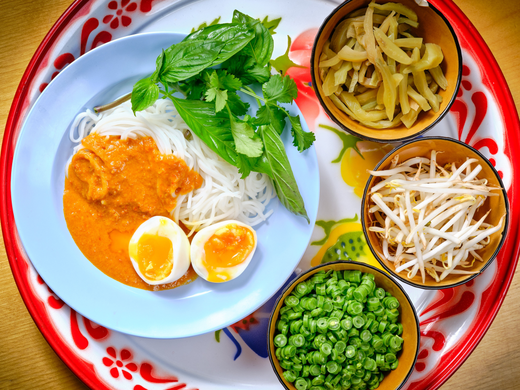 Kanom Jeen (Thai Rice Noodles with Curry)