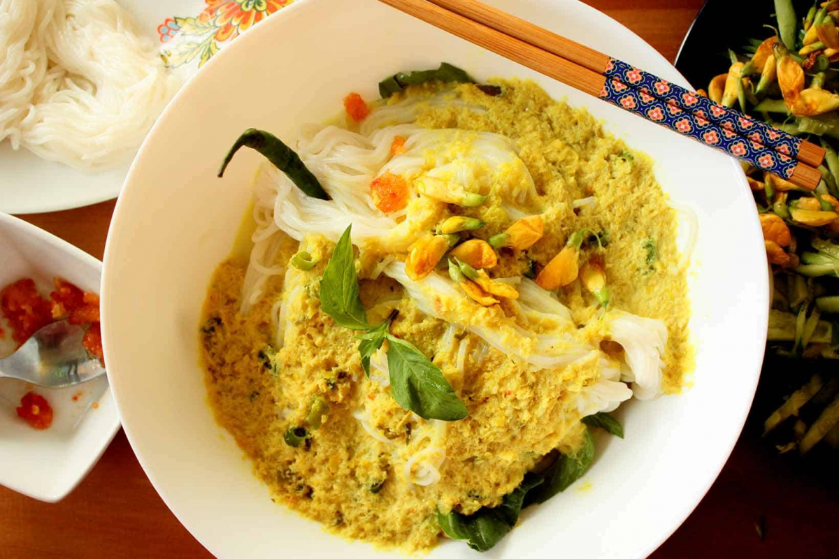 Nom Banh Chok (Khmer Noodles)